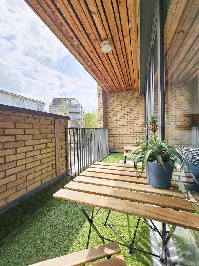 Centrally Located Spacious Flat Near Canary Wharf London Exterior photo